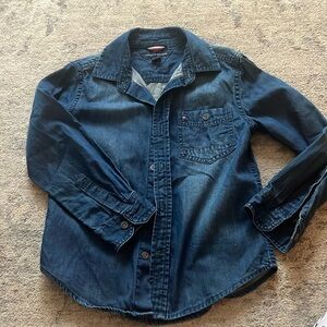 Little boys, Tommy Hilfiger denim button-down size 6